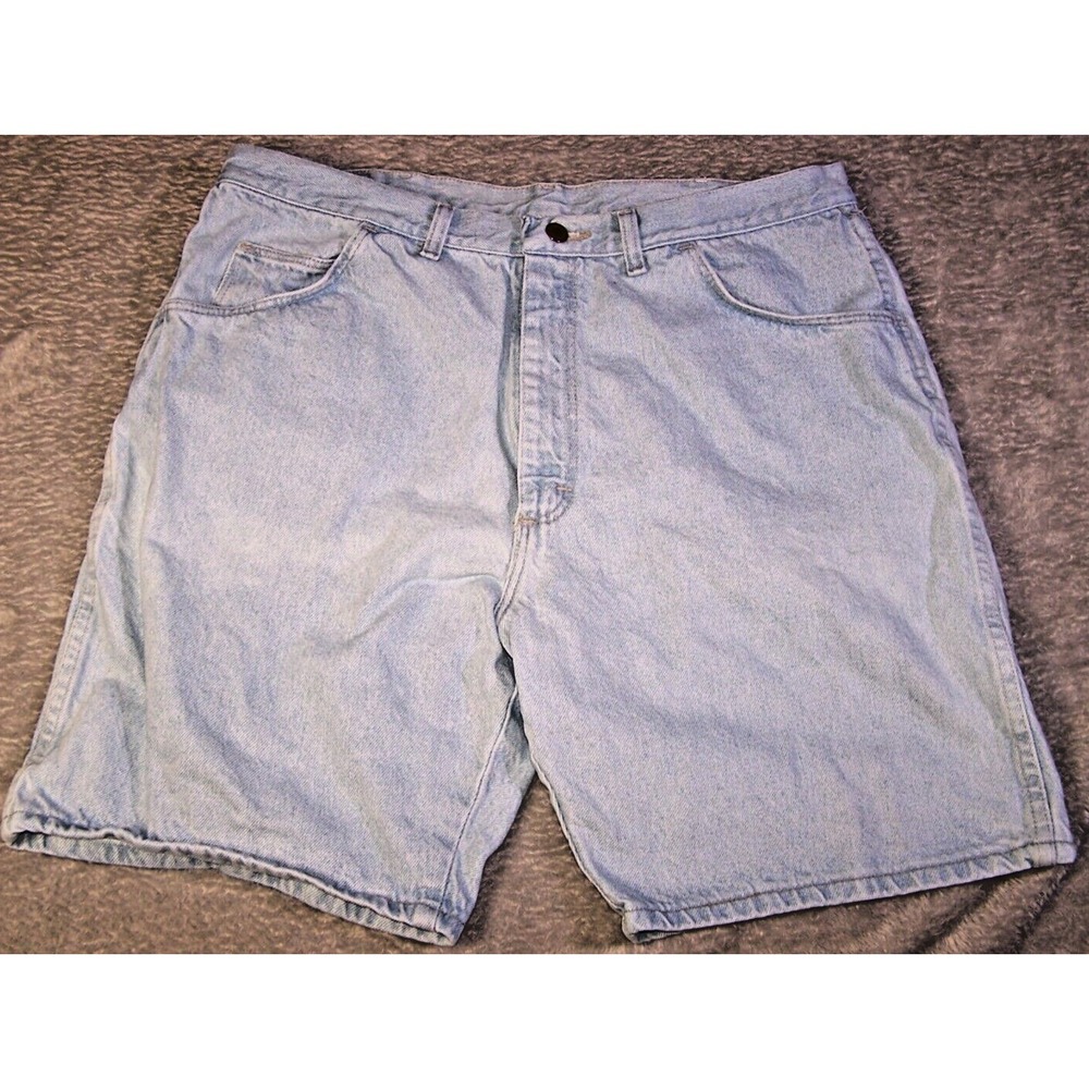 Wrangler Shorts Men's Utility Blue Jean Size 36 waist light wash‎
